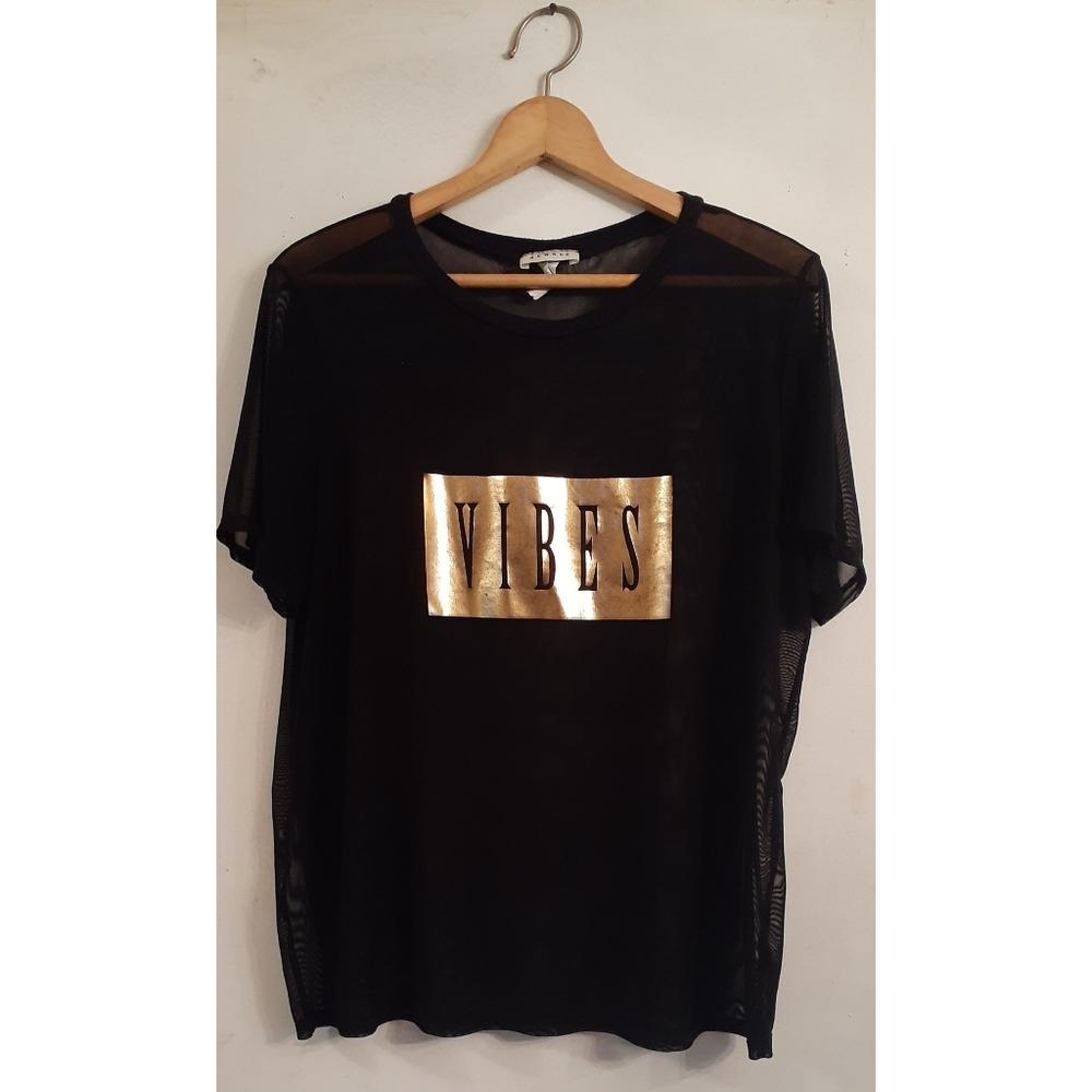 |🤑Beware Mesh Graphic Tee|